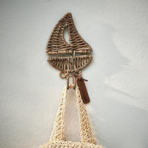 Riviera Maison Wieszak Żaglówka rattanowa Sail Away Cloth Hook 12x19cm.