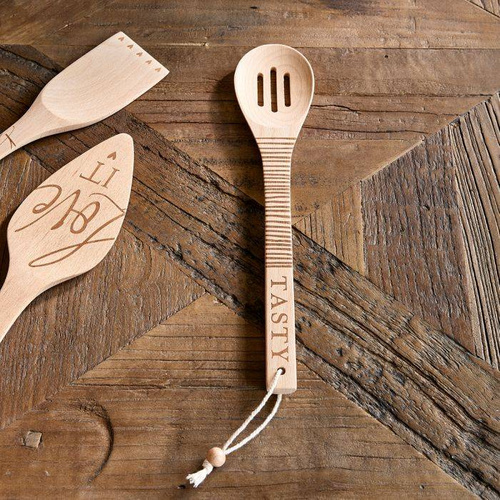 Drewniana łyżka kuchenna Riviera Maison Love To Cook Slotted Spoon 30x6,5cm buk