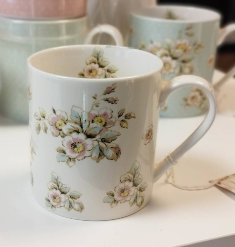 Kubek Porcelanowy Cottage Flower Kate Alice Creative Tops motyw kwiatowy rozbielony kremowy 300ml